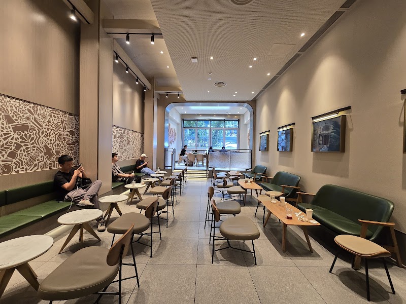 星巴克 (Starbucks)