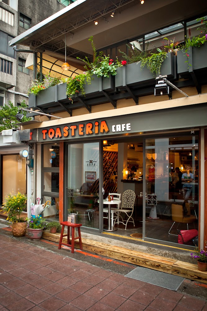 TOASTERiA CAFE