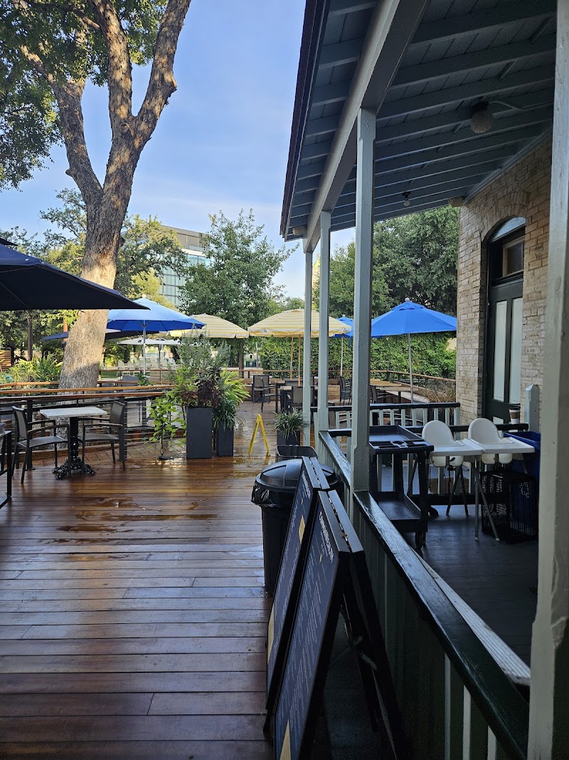 CommonWealth Coffeehouse & Bakery Hemisfair