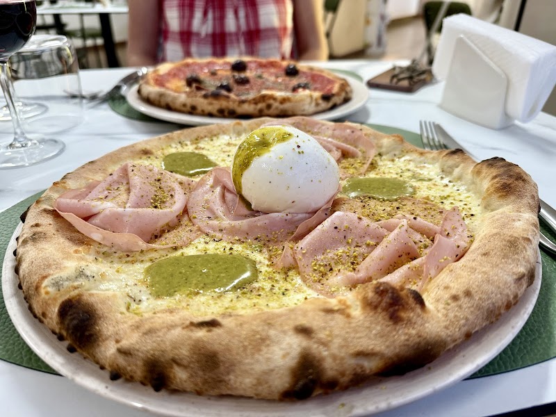 LH Pizzeria