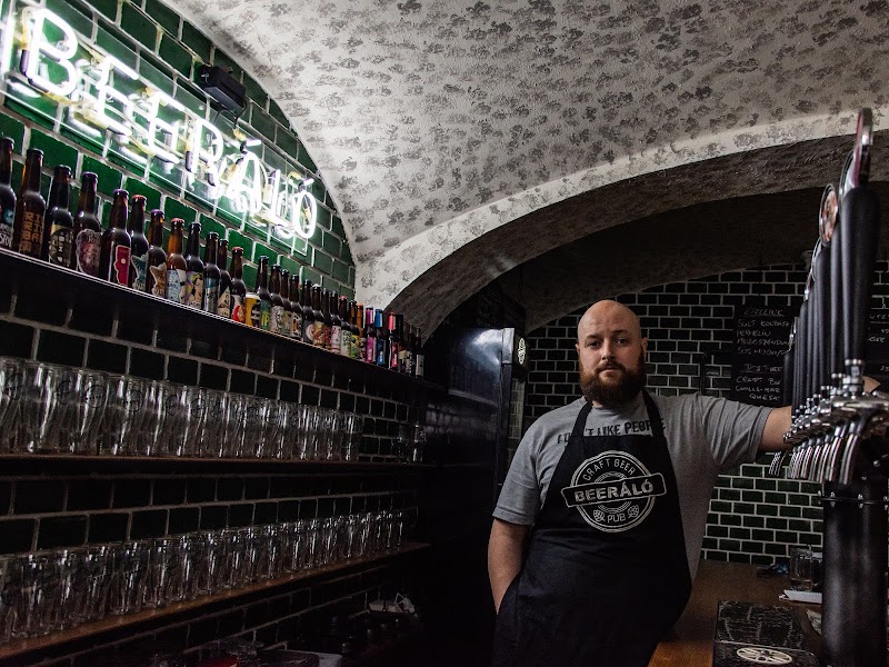 Beeráló Craft Beer Pub