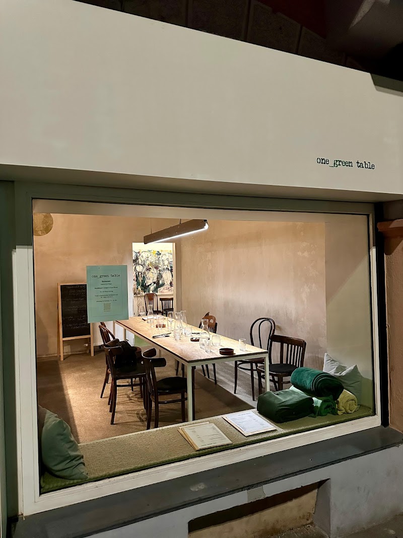 one_green table
