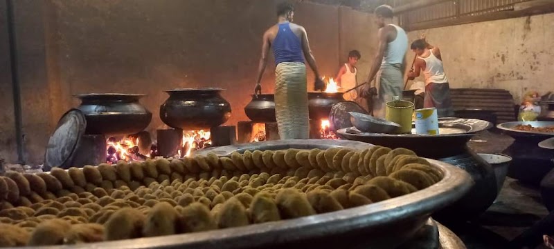 Mintu Baburchi catering service in chittagong