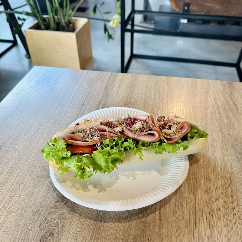 Wiem Cafe