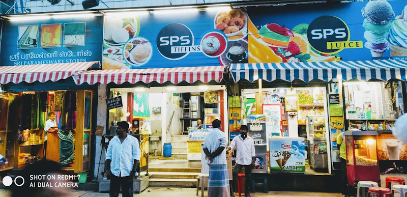 SPS Tiffins & Fruit Shop at Meenakshi Amman Temple, Madurai Famous Jigarthanda