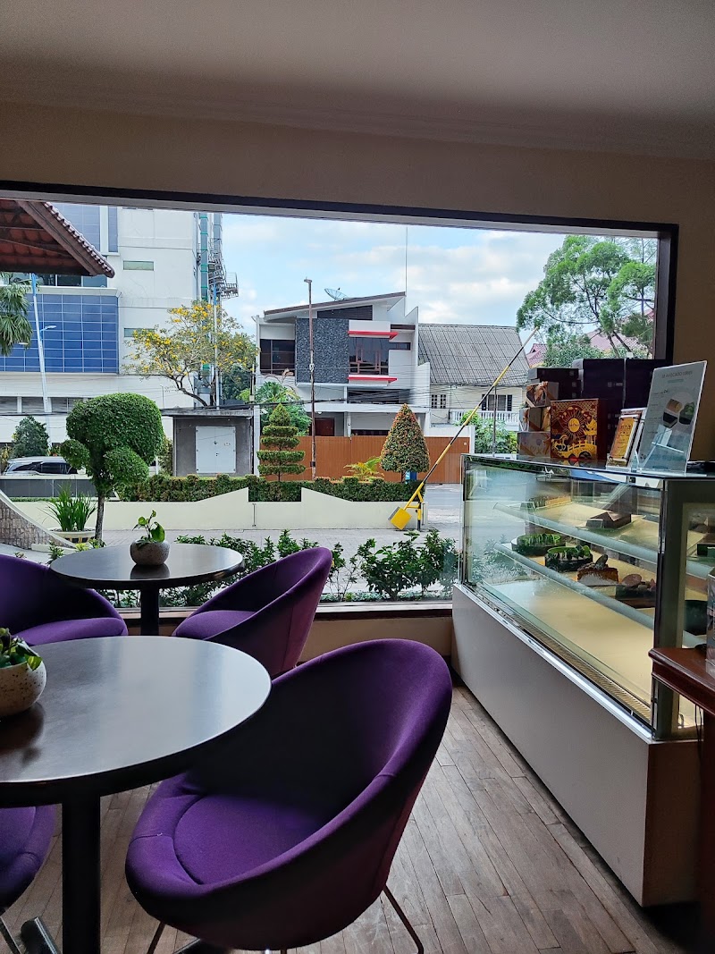 Le Chic Bakehouse - Travellers Suites
