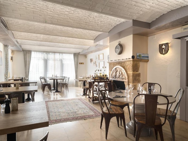 Le Resto by Hostellerie du Château