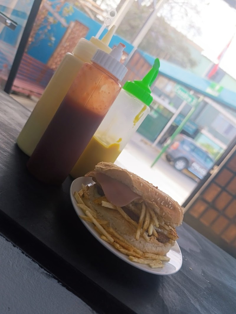 Cafeteria y Fuente de Soda Simón