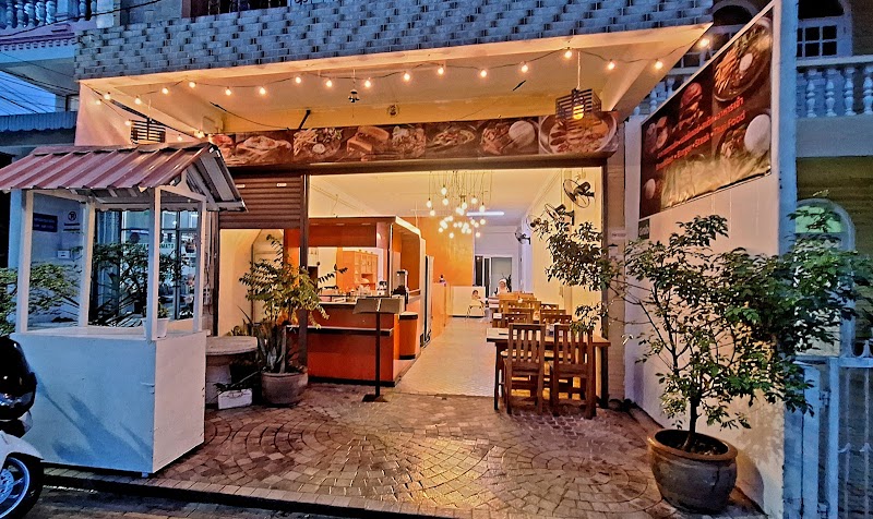 Moona Kitchen & Cafe